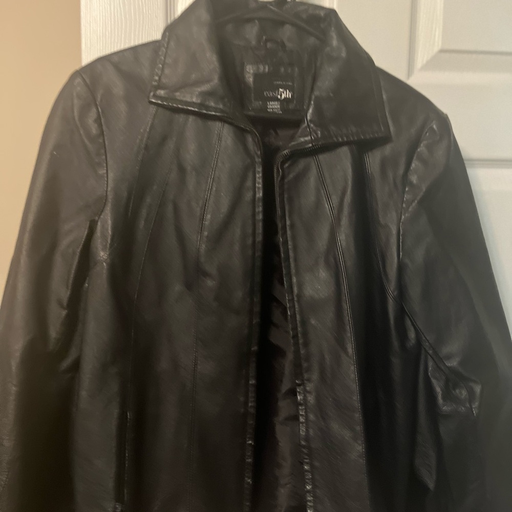 Ladies leather jacket. Black.  Large